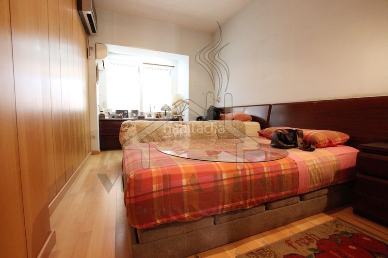 Foto f08f267d-9613-48cb-91a6-8c7e4aa30265. Casa adossada a Centre Mataró
