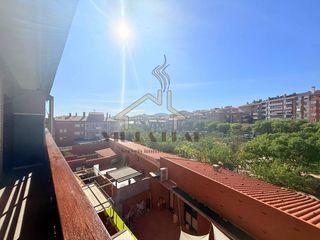Rent Flat in Camí de la Serra. Se alquila luminoso piso en figuera major