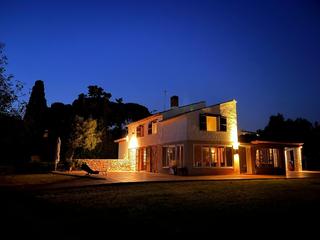 Masia a Carrer carrer de l'arc iris 32. Masia reformada con piscina en els masos de comaruga