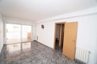 Piso en Tamesi 19. Amplio piso a 200 metros de la playa y del paso de segur de cala