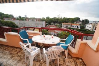 Appartement à Coma-ruga Platja. Apartamento con vistas y muy bien ubicado en la playa de comarug