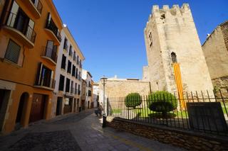 Casa adossada a Forn 8. Casa en pleno centro de torredembarra, delante de la torre de la