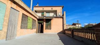 Casa en Ramon vall 57. Edificio emblemático en navás
