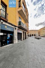 Location Local commercial à Major 9. Local comercial en la plaza mayor del ayuntamiento de manresa