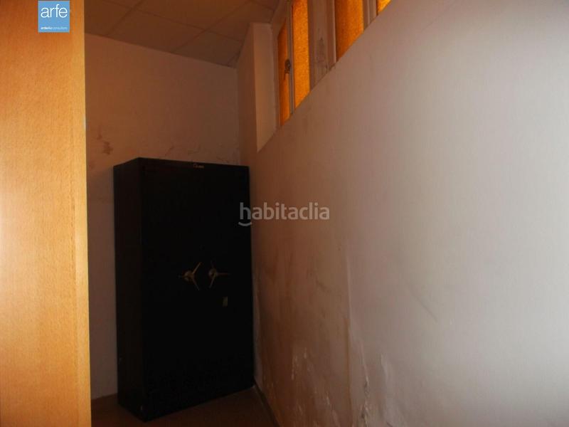 Foto 4fdf2efe-48f6-4dc9-a270-73adeab2f11f. Building in Plaça Catalunya Manresa