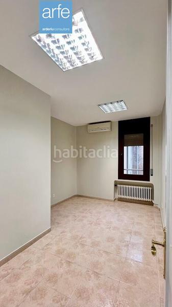 Foto c9aa5b76-d444-48e6-b30c-004cdcbb307d. Location bureau avec chauffage dans Centre - Passeig i Rodalies Manresa