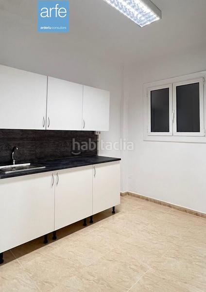 Foto 1b49493c-a58b-46f2-b2df-0f7e4f81d8ba. Rent office space with heating in Centre - Passeig i Rodalies Manresa