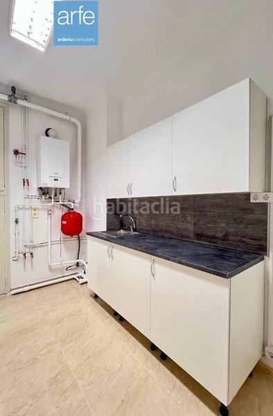 Foto 77c0560a-e16f-4063-a856-709c1c9d4341. Rent office space with heating in Centre - Passeig i Rodalies Manresa