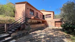 Xalet a Olesa de Bonesvalls. Chalet en urbanización en olesa de bonesvalls