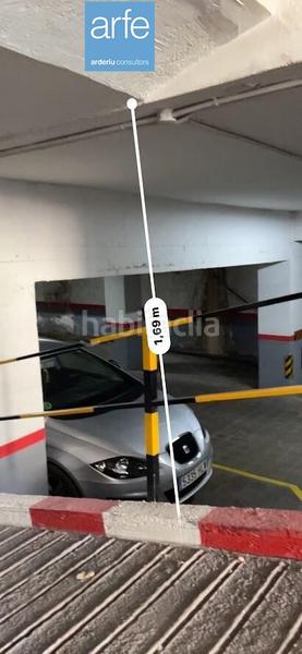 Foto f20629e2-947b-4e8d-beaf-4e4d877547a6. Alquiler parking coche plaza de aparcamiento en centro en Manresa