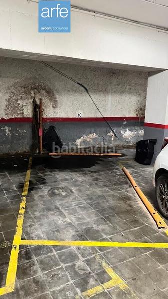 Foto fc634453-eb93-4675-afdb-b6827ff485b9. Alquiler parking coche plaza de aparcamiento en centro en Manresa