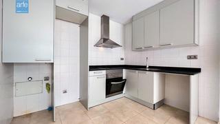 Pis a Plaça Catalunya. Piso 2 habitaciones planta baja con terraza
