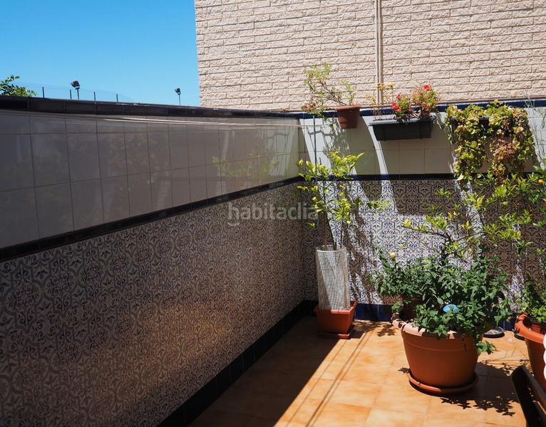 Foto 49d7e2fc-f8a9-46bb-a0b6-b7a0c77430e0. Reihenhaus mit heizung parking in Petrer