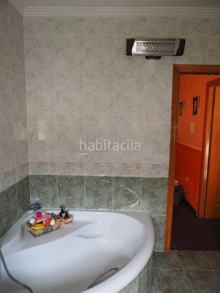 Foto 75629fa7-4144-41cf-8e07-0334a43a182f. Reihenhaus mit heizung parking in Petrer