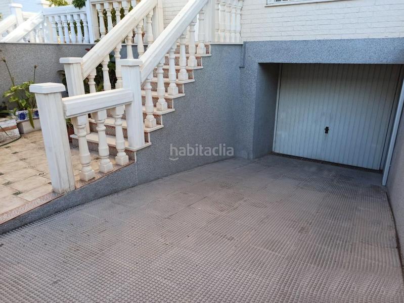 Foto cf01b7d0-b586-4009-b8b1-e1c65f3352a7. Reihenhaus mit heizung parking in Petrer