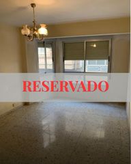 Piso en Plaza Castelar - Mercado Central. Amplia y luminosa vivienda en elda
