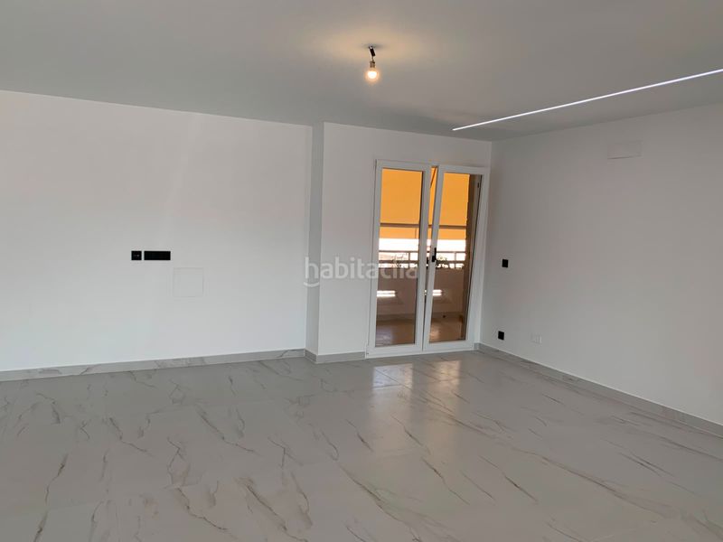 Foto c915d238-e47f-40df-96de-4ff84b3c527f. Pis amb aparcament a Petrer