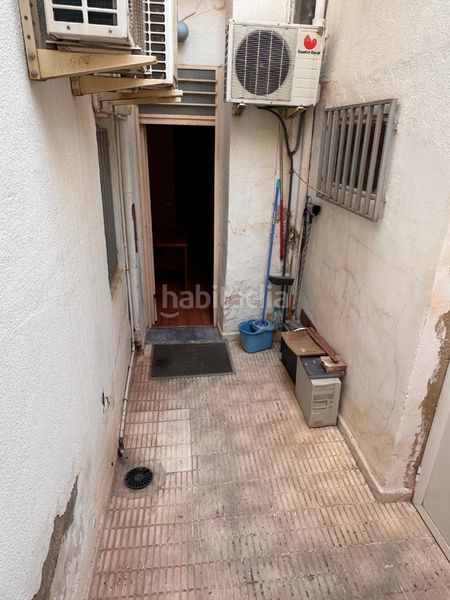 Foto 2a7ce0db-7f18-47ff-a97d-74869a044e00. Casa edificio en esquina con gran potencial en Plaza Castelar - Mercado Central Elda