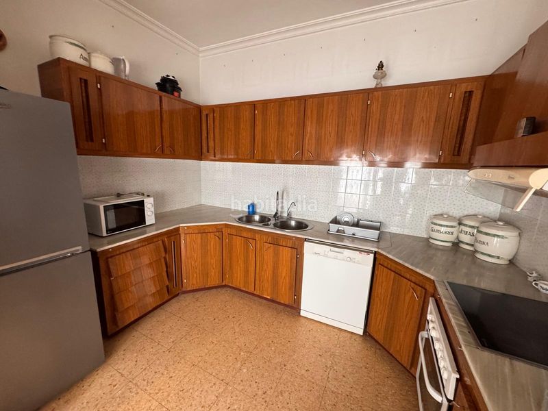 Foto c2d74f6e-8025-455d-be6f-4f302290f155. Casa edificio en esquina con gran potencial en Plaza Castelar - Mercado Central Elda