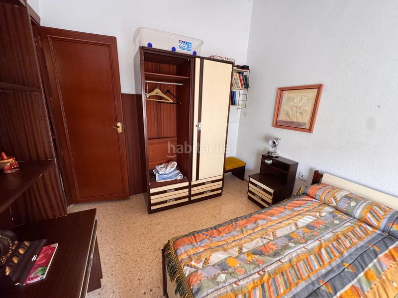 Foto d2ab8129-999d-42bd-8c94-d4b3d4955bdf. Casa edificio en esquina con gran potencial en Plaza Castelar - Mercado Central Elda