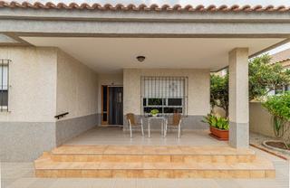 Chalet  Los blases. Chalet con piscina en perín