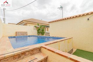 Chalet  Los blases. Chalet con piscina en perín