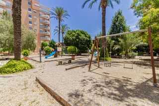 Pis  Calle estrella altair 10. Piso seminuevo con garaje