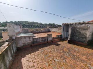 Casa a schiera in Salomó. Casa adosada con 5 habitaciones con parking