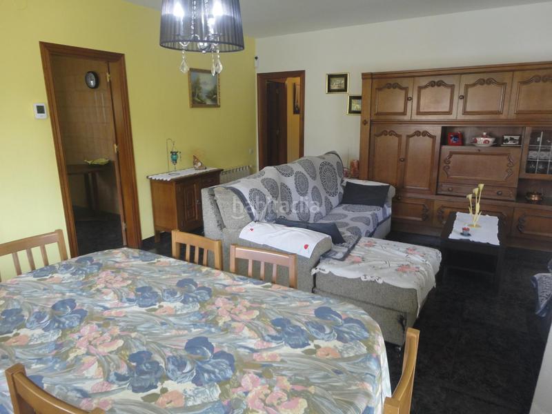 Foto 0c3ce2b8-3b8e-4ccb-80ba-17a26ef4566b. Xalet amb calefacció aparcament a Segur de Calafell nucli urbà Segur de Calafell