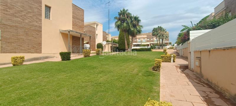 Foto 030784ed-eb0d-47c3-8f13-e7b640f18de3. Casa adossada amb aparcament piscina a Calafell residencial Calafell