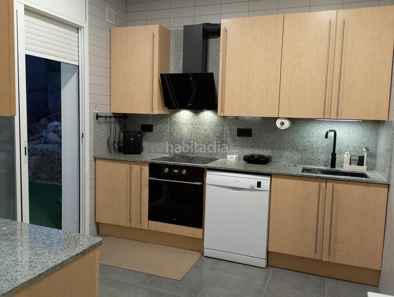 Foto b0543356-4e42-4c3f-9eb0-91e89b0d07b0. Maison avec chauffage parking dans costa Cunit - els jardins - els rosers Cunit