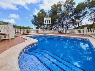 Chalet  Violeta. Chalet independiente con piscina y gran parcela en valldemar  ca