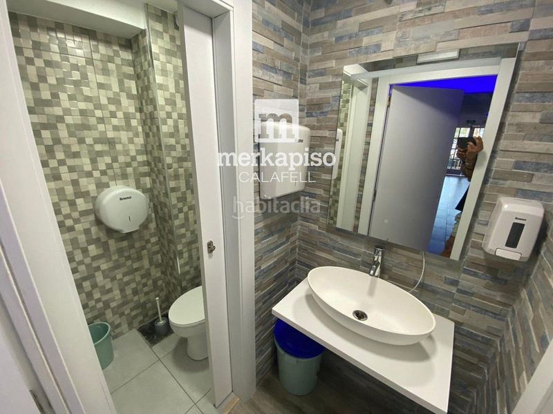 Foto 0631c70c-9a4b-4249-b037-2af757a3e60a. Local comercial a Calafell platja Calafell