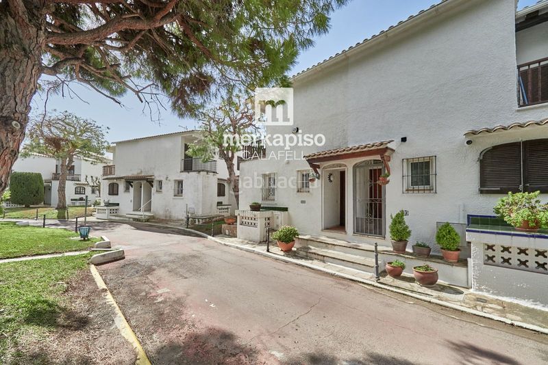 Foto f658db3d-1b1e-46e6-aa6c-2069c2d0f854. Casa adossada amb calefacció aparcament piscina a Calafell
