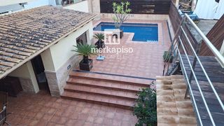 Casa adossada  Ventura gasol. Adosada