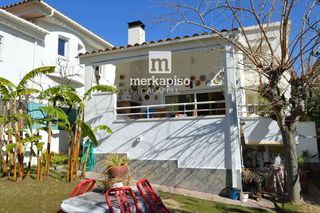 Xalet  Gregal. Chalet independiente en el mas mel de calafell  a tan solo 450 m