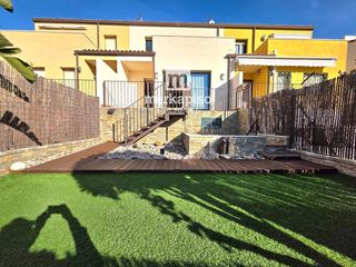 Casa adossada  La sitgeta. En nou de gaia, la