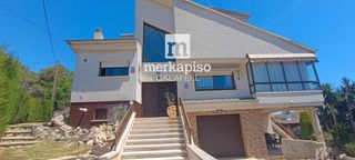Chalet  Brasil / perú. Casa independiente en segur de calafell !!!