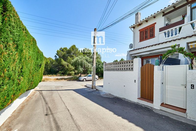 Foto b656029a-6e9a-4fa2-b9f0-72ef67b639b8. Casa amb calefacció aparcament piscina a Els Masos - Els Garrofers Coma-ruga