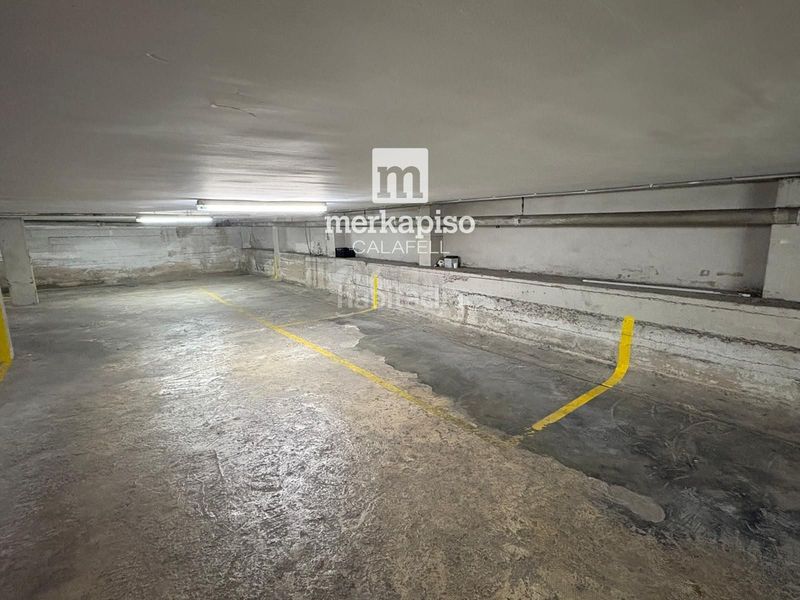 Foto 783b08cb-7b8a-4b3d-af23-b70ba4665892. Aparcament cotxe a Calafell platja Calafell