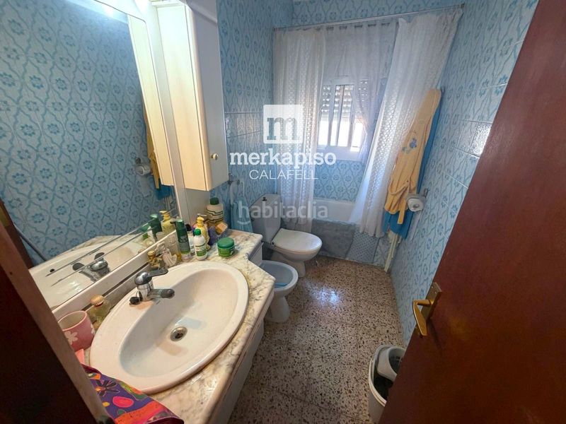 Foto 2d88a90d-2a1f-4d5d-b38f-7a8d4f9942a8. Casa amb calefacció aparcament piscina a Calafell park Calafell