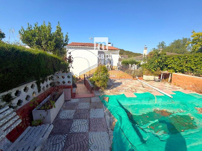 Foto 9f92db16-64c0-4315-bb71-fa0e4f35ec60. Casa amb calefacció aparcament piscina a Calafell park Calafell