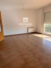 Casa a schiera  Centre poble. Adosada