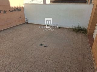 Casa adossada  Centre poble. Adosada