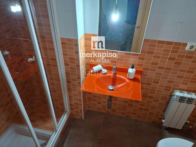 Foto 9b5dd89c-fd70-436a-a02d-16b64d376efb. Casa adossada amb calefacció aparcament a Bellvei