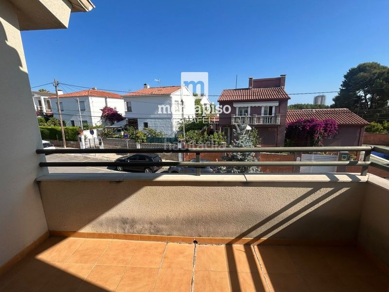 Foto a2e0feb5-06b5-4981-b6bb-4fa68fbab0e3. Casa adossada amb calefacció aparcament a Bellamar Calafell