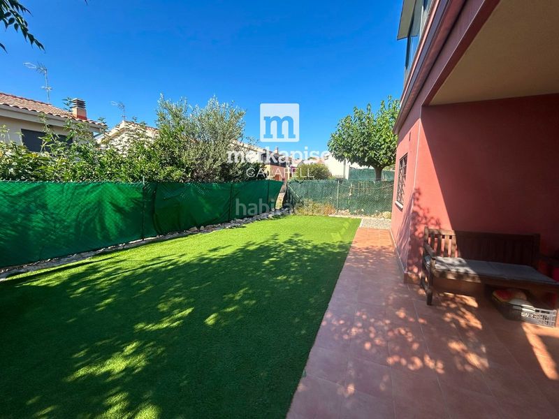 Foto a333a722-774a-4810-a767-f0f2c5070d05. Casa adossada amb calefacció aparcament a Bellamar Calafell