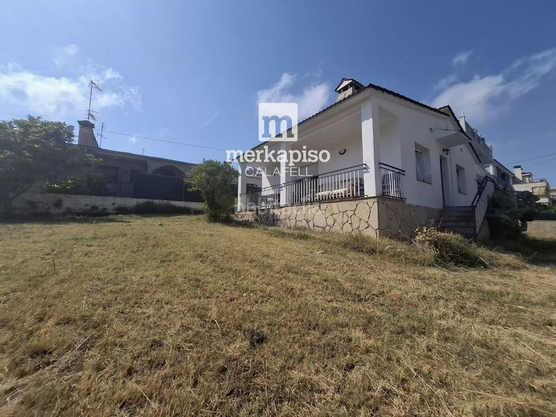 Foto e2a4ee69-f82d-4f9e-b567-0ceed7016220. Casa en Segur de Calafell nucli urbà Segur de Calafell
