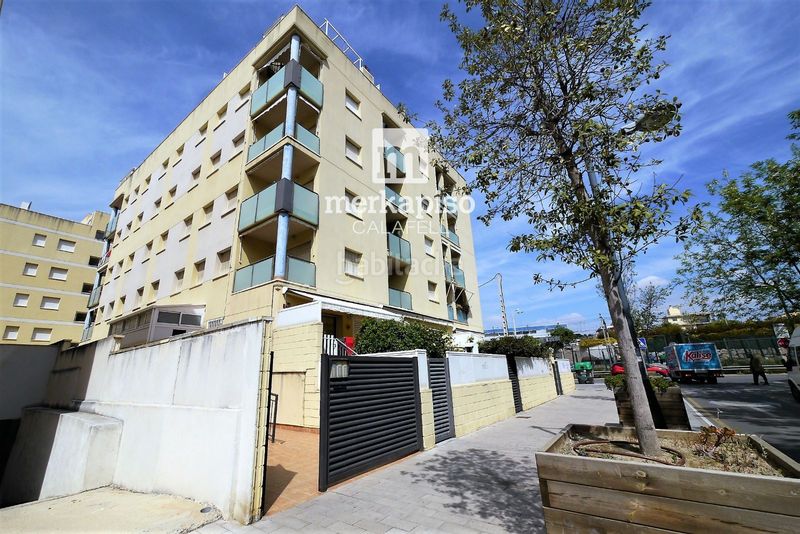 Foto a8467bb9-987e-4123-94ea-551e58fed06d. Pis amb aparcament piscina a Segur Platja Segur de Calafell