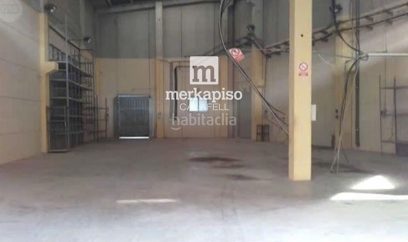 Foto 07edfc92-5ba4-4cb5-a902-90d3b0a59459. Nau industrial a Centre Vendrell (El)